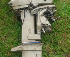 Evinrude 25hp(blue) and 35 HP 300 Euro each
