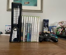 Xbox 360 Slim 250GB (w games)