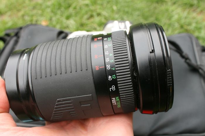 Canon EOS 500 N Film Camera & Vivitar Lens Zoom 28-210mm Bag