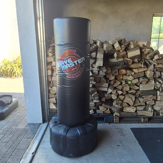 Century Wave Master XXL standing punch bag