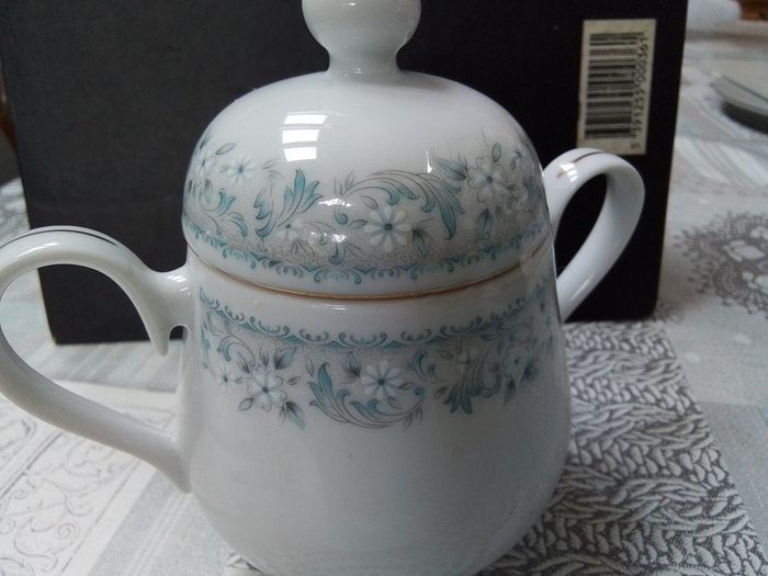 Vintage Noritake lidded Sugar Container