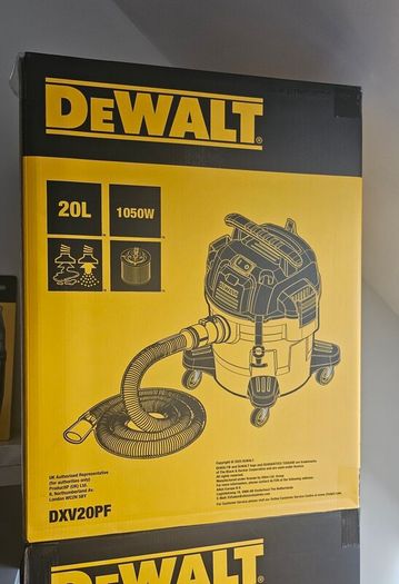 DeWALT DXV20P 20L Professional Wet / Dry Vacuum With Dust Collection & Blower Function.