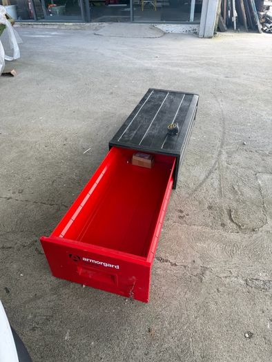 Armorgard Trekdror Van Vault Slider