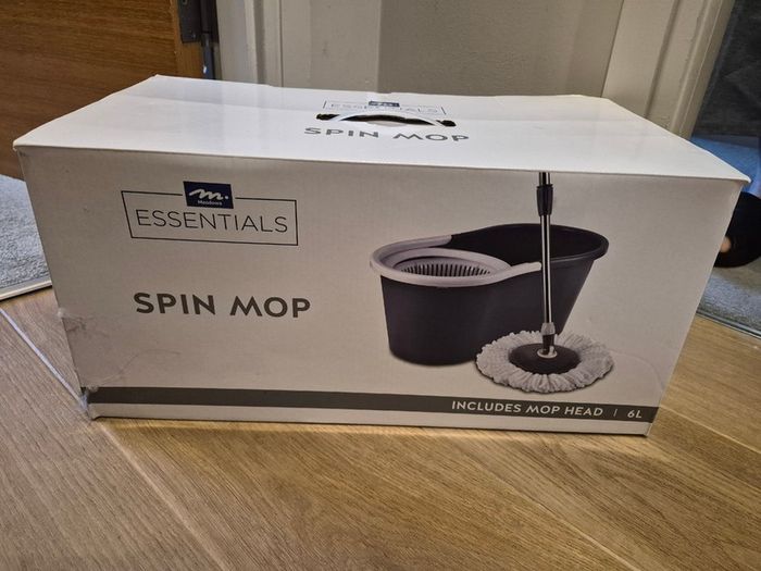 Brand New 6L Spin Mop & Bucket Set