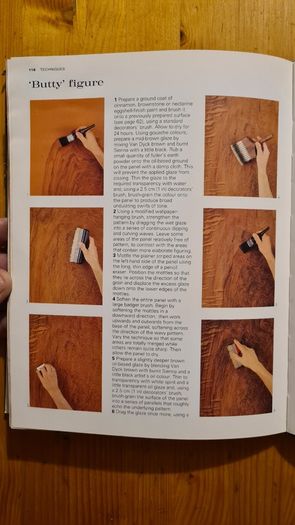 The Art Of Woodgraining. By Stewart Spencer. Techniques For Creating Painted Wood Effects On Interiors, Furniture And Objects.  FIRST EDITION. Large Volume Hardback With Dustjacket In Very Good Condition.