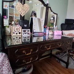 Dressing table