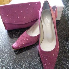 Deep Pink / Purple Shoes w / Matching Bag