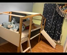 Single loft bed