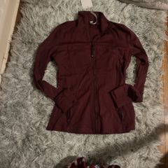 Define lululemon jacket / burgundy/ new