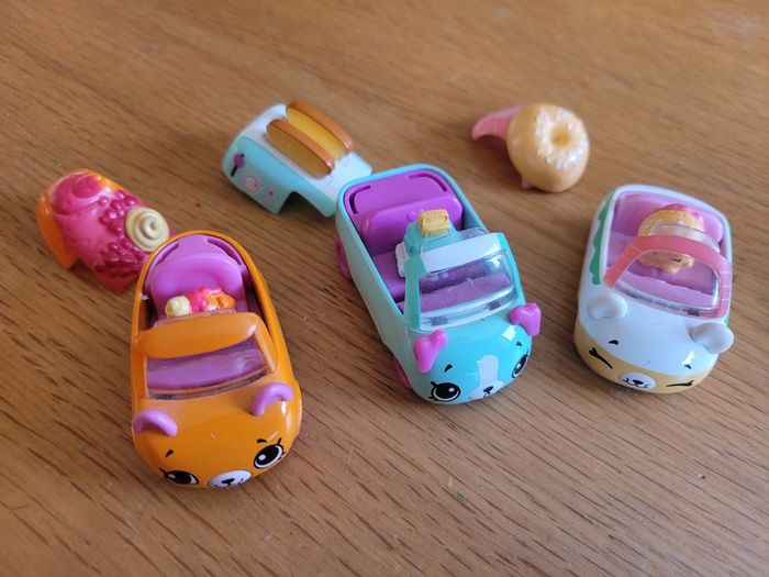 Shopkins dolls and cars