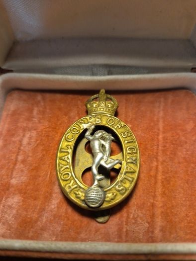 Ww2 Royal Corps Of Signals Cap Badge