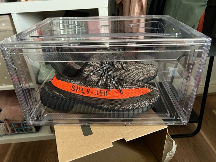 Dust proof shoe box