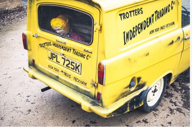 Genuine Reliant Regal Supervan III Badge