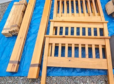 Pine bed