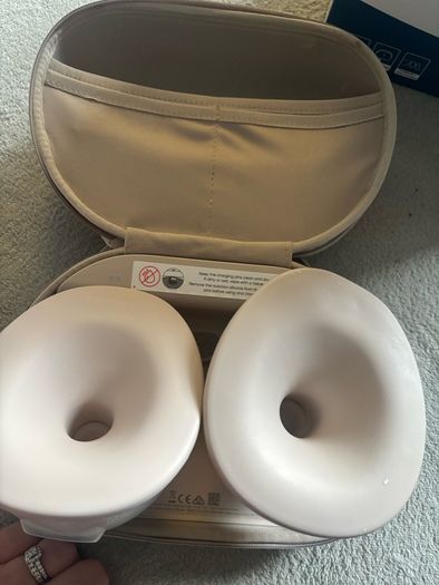 Eufy Breast pump (s1 pro) with charging case & heating technology
