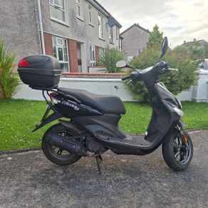 Yamaha Neo"s4 Moped