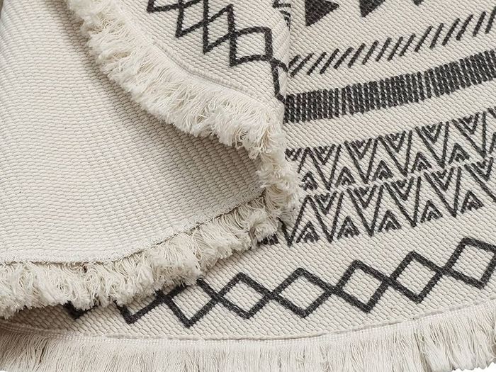 Round Rug Bohemian 4ft Circle Area Rug Cotton Rugs with Geometric Pattern Printed Hand Woven Circle Carpet with Tassels Indoor Floor Mat for Home Kitchen Living Room Bedroom