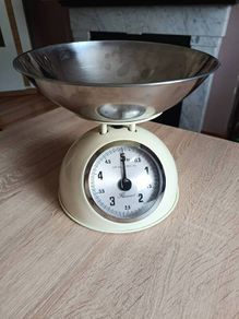 Vintage Style Flamant Mechanical Kitchen Scale