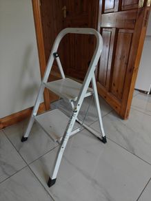 2-Step Folding Steel Step Ladder