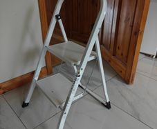 2-Step Folding Steel Step Ladder
