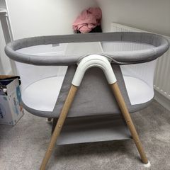 baby crib