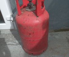 Patio gas bottle (full)