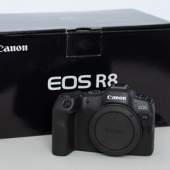 Canon R8