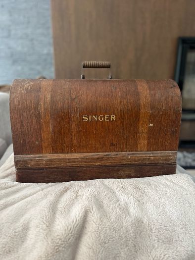 Antique singer sowing machine