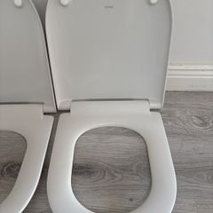 toilet seats ( 2)