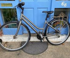 Ridgeback Speed Metro Hybrid Ladies Bicycle - 18 Speed - Fully Equipped