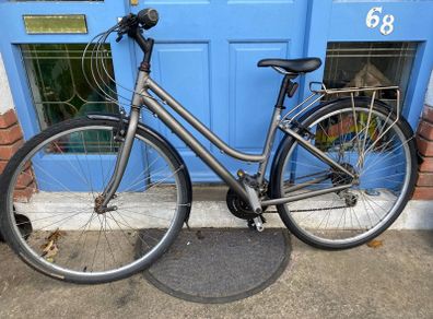 Ridgeback Speed Metro Hybrid  Bicycle - 18 Speed - Fully Equipped
