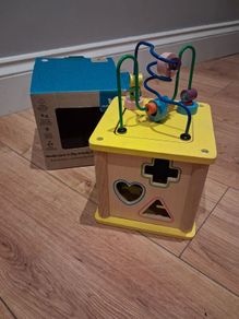 Squirrel play Activity Cube