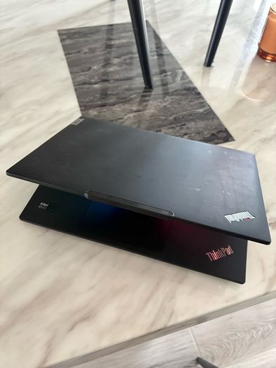 Lenovo x13 Gen 5 - Intel Ultra 5 - 16Gb ram - 512gb Storage