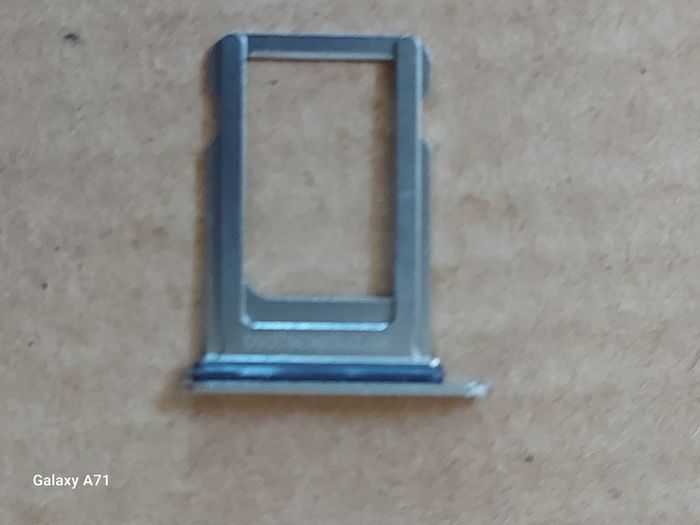 6 Mobile Phones for parts or repair, not powering on
