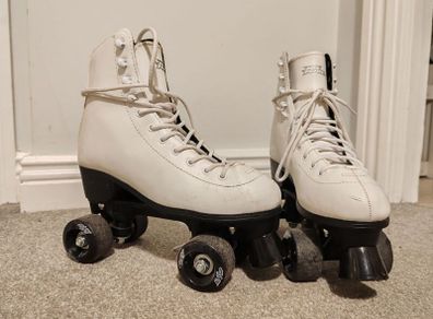 Roller Skates No Fear UK size 5