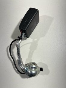 BMW 5 Series F10 F11 seat belt rear left Buckle belt lock 724327307 A3l3b18g