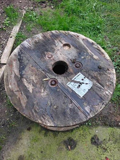 Wood cable reel