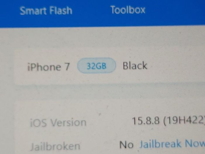 2 xApple Iphone 7, 32GB, Activation Locked, For parts or repair, Excellent Cosmetic Condition