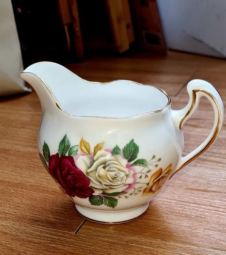Shabby Chic Vintage Royal Malvern Sugar Bowl and Milk Jug Fine Bone China