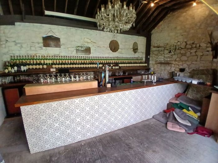 Bar and bar room