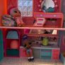 lol house with furniture and 3 dolls Image 4
