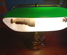 Desk top lamp