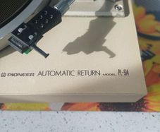 Vintage Pioneer from the golden era 1970s Pioneer PL-514 Auto-Return Turntable