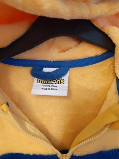 Minions onesie/costume 6-7