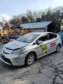 Breaking Toyota Prius 2012 hybrid