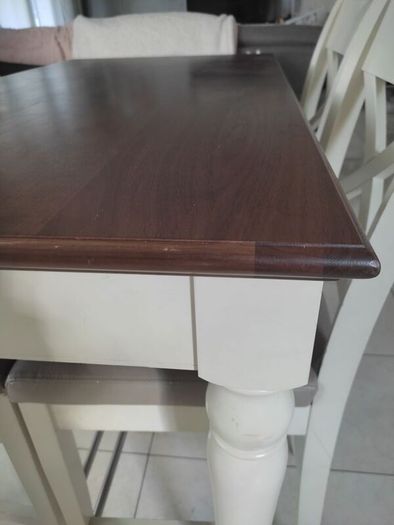 Kitchen Table and Chairs x4