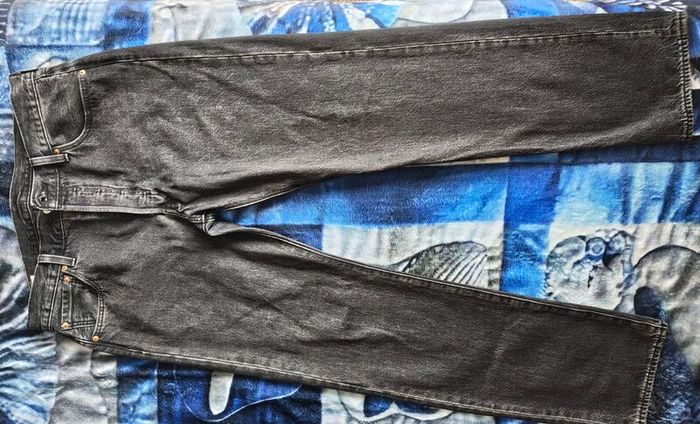 Levi's black jeans