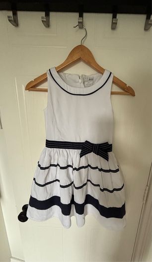 Girls dress  9 years