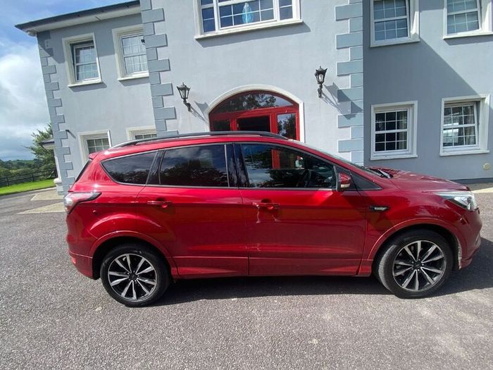 Ford Kuga 2018 ST line, heated seats & Sun Roof.