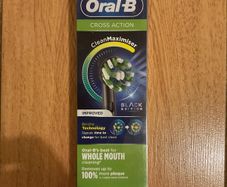 Oral B Cross Action Clean maximiser refills 4pack Black Edition